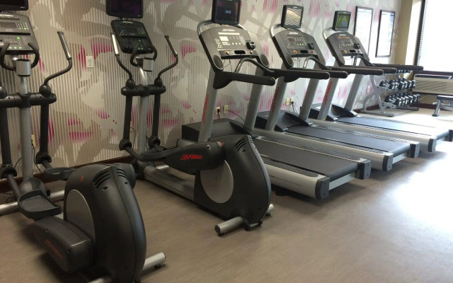 Crowne Plaza Edison by IHG