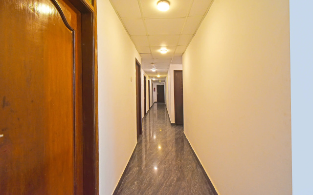 Hotel O Grand Residency Near Kasi Talkies