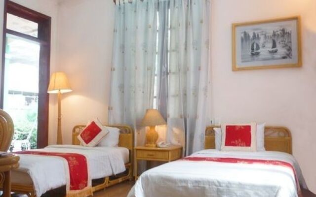 Royce Hotel
