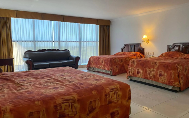 Grand Royal Tampico