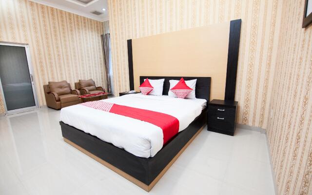 Capital O 540 Esther Hotel