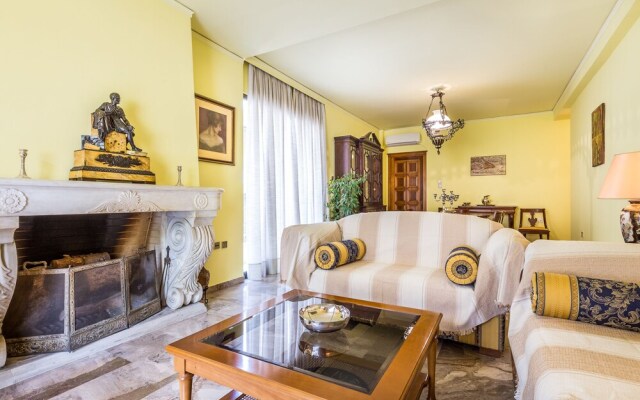 3 bedroom apartment in Acropolis area