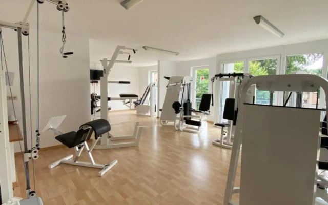 Wohnung mit 2 Einzelzimmer gemeinsamer Küchen/Bad/Balkon-Nutzung