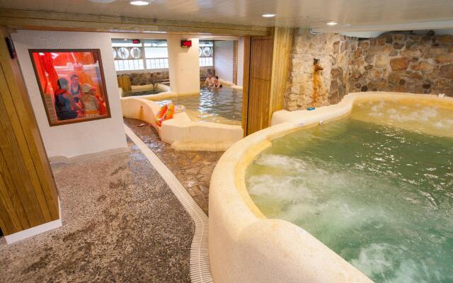 Hua Ge Hot Spring Hotel