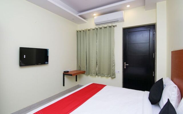 OYO 20032 SilverKey Medanta