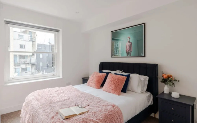 The Vanity Affair - Fitzrovia - by Frankie Says