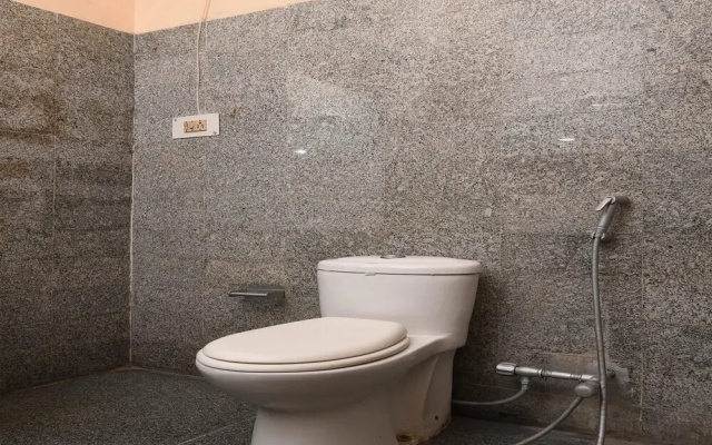 Kapur Guest House by OYO