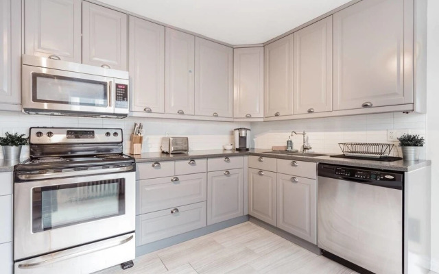 Elegantly Appointed Detached House in the Central City