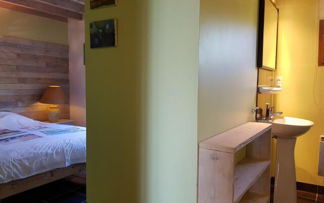 Lush villa in Vélieux with private heated swimming pool