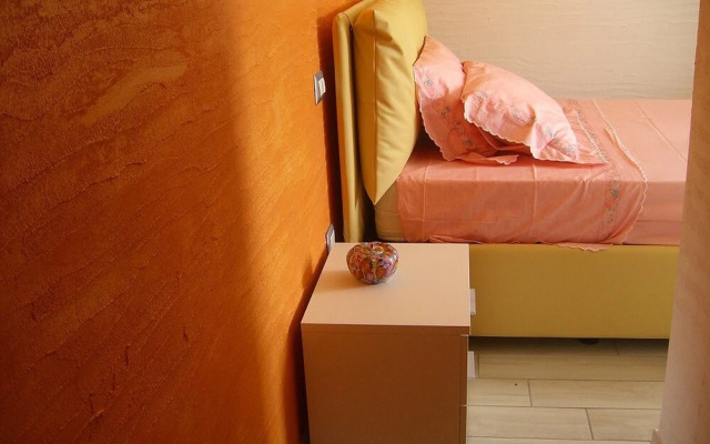 Room in Guest Room - S'olivariu Village Affittacamere - King Room With Roll-in Shower