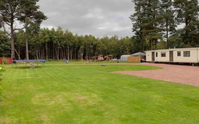 Lovely Semi-rural Caravan & Hot Tub - Sleeps Fam 6