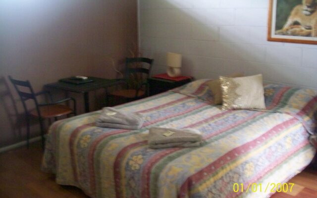 Copper Lantern Motel