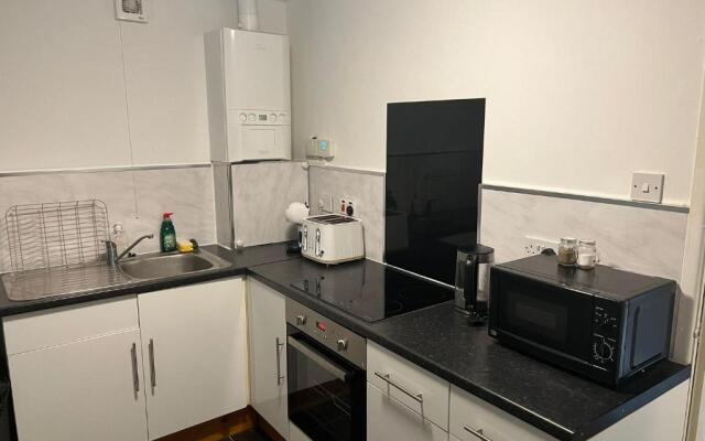 Topzy-Turvy - 1 Bedroom Apartment
