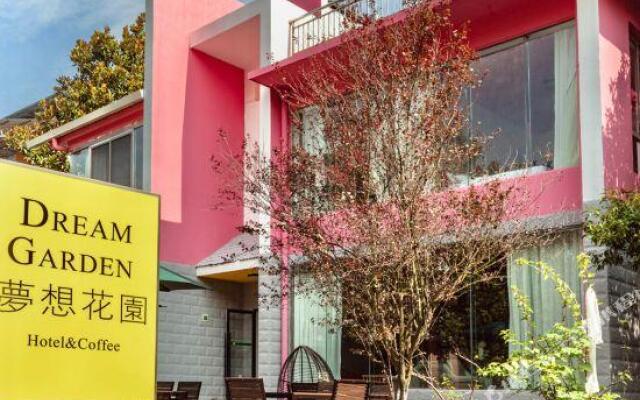 Coloroom Hotel