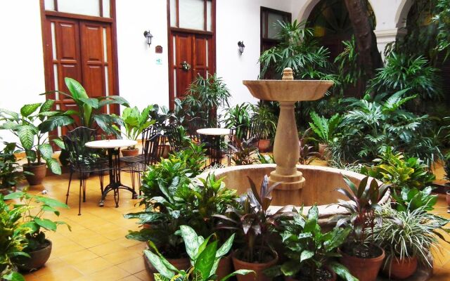Del Tejadillo Boutique