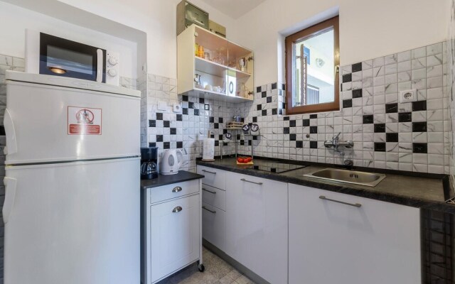 Awesome Apartment in Fazana With Wifi