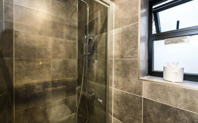 1 Bedroom House With an Edge in King Cross