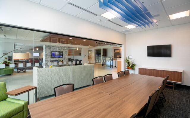 Holiday Inn Express Lethbridge Southeast by IHG