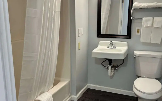 Rodeway Inn Clemmons - Winston-Salem Area