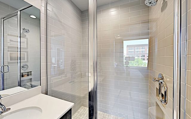 East-Side Urban Retreat Unit 263 - 2 Br Condo