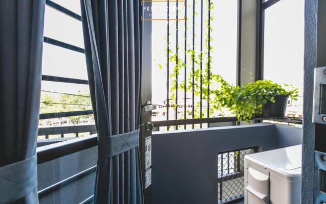 Post Factory Bed & Breakfast Sathorn Hostel - Adults Only