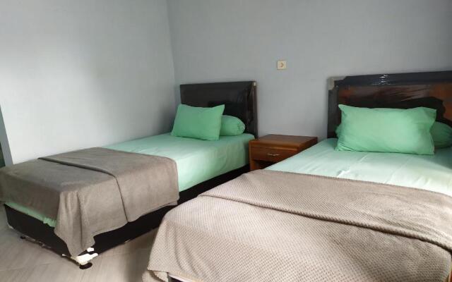 OYO 2423 Hotel Tubalong Taliwang Syariah