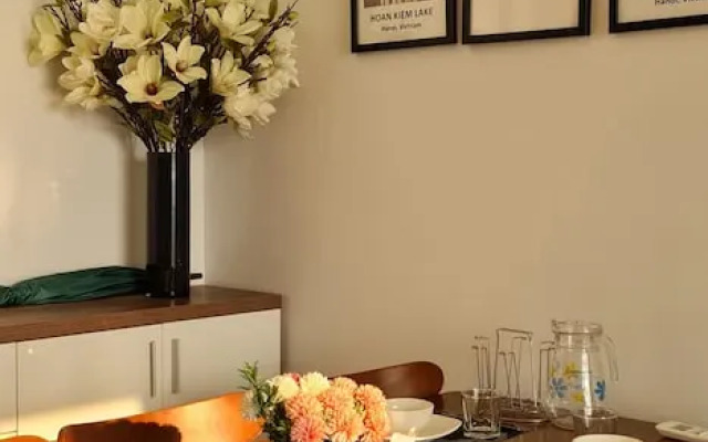 Canh Apartment in Vinhome Skylake
