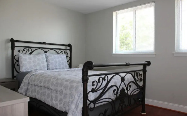 Cozy 3 Bedroom/Great Location
