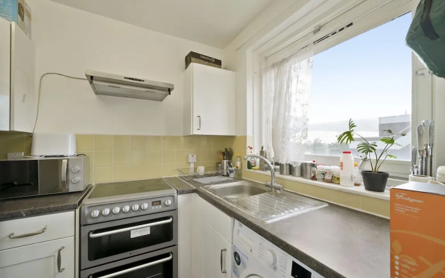Impeccable 1-bed Apartment in London