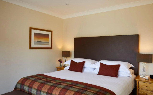 Macdonald Elmers Court Hotel