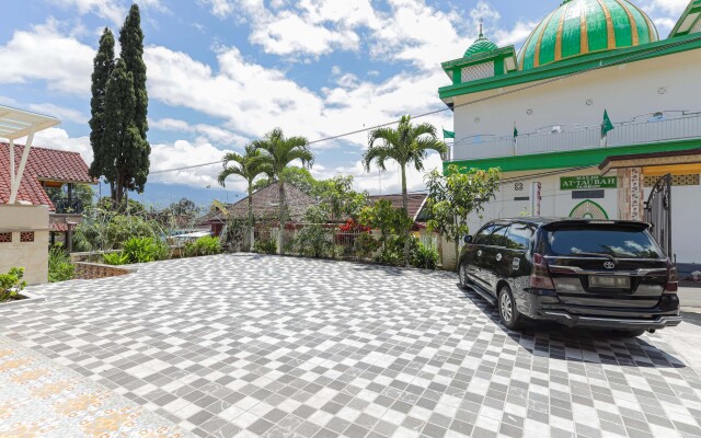 RedDoorz Plus @ Villa Bontes Batu