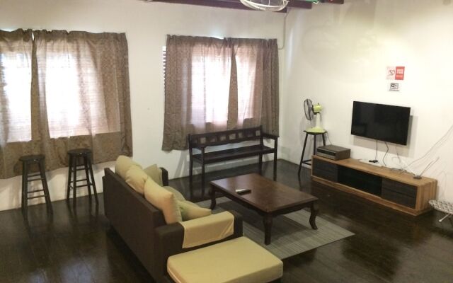 1981 Guest House