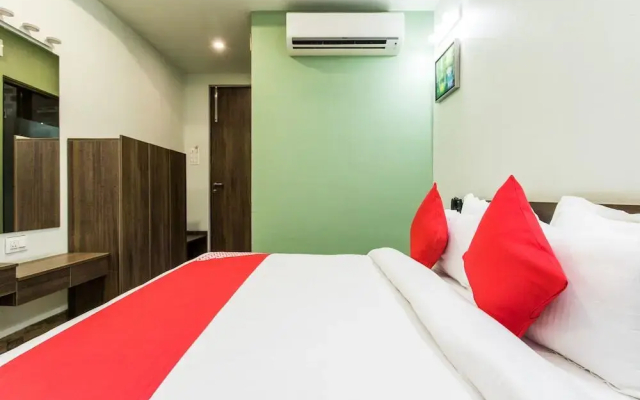 Capital O 15445 Hotel Sheekhar Inn