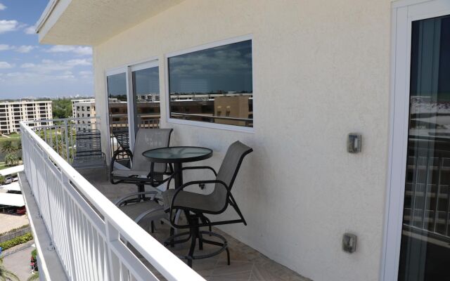 Jamaica Royale 806 - 2 Br Condo