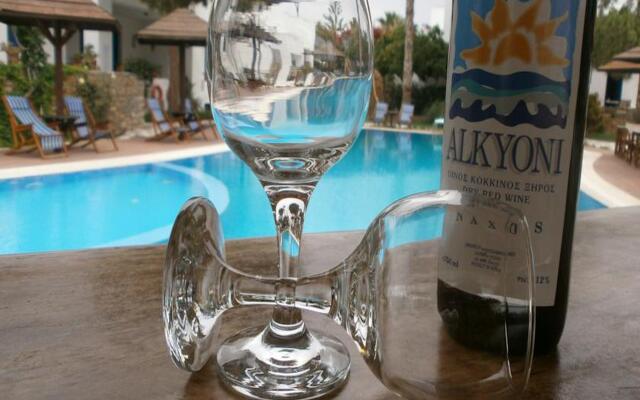 Alkyoni Beach Hotel