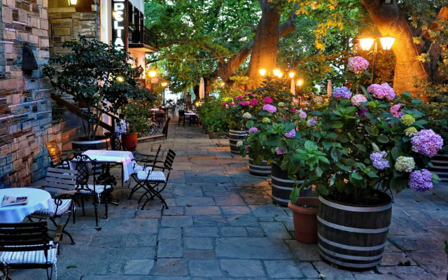 Pelias Hotel