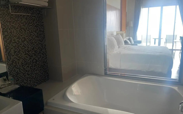 White Sand Beach Residences Pattaya