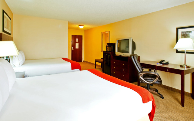 Holiday Inn Express & Suites Dickson by IHG