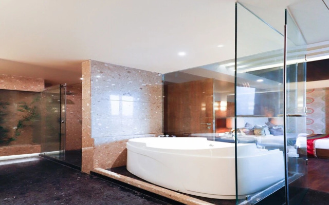 Palette - The Grand Sita