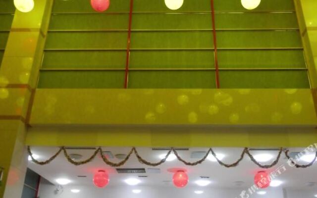 Gold Apple Hotel