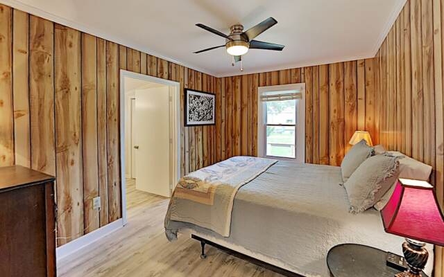 612sunny 2 Bedroom Home