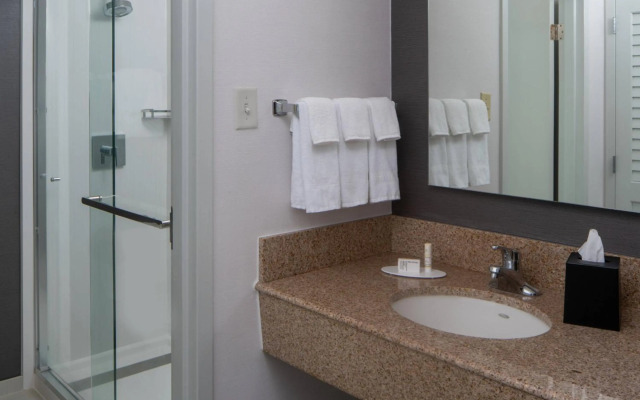 Courtyard by Marriott Memphis East/Park Avenue