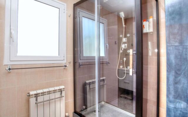 House Mercury Lloret de Mar