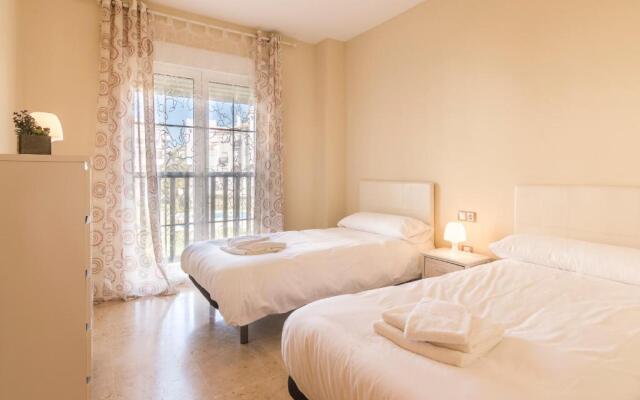 2197-Superb 2bedrooms in residence with pool!