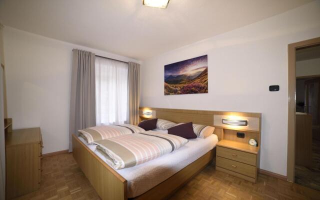 BERTA - large four-room apartment - 022036-AT-907457-445 BERTA