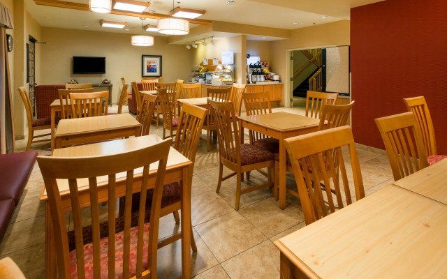 Holiday Inn Express Grants Pass by IHG