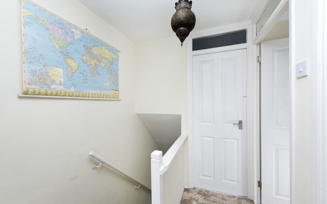 Cosy 2BR House With Patio Garden In Plaistow