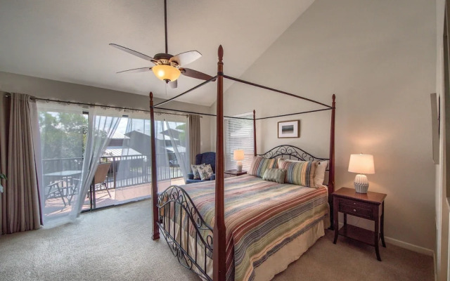 Delroy Curly Ray s Comal Condo