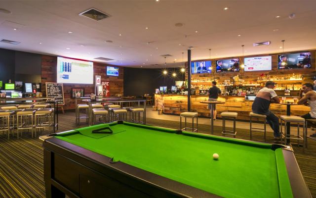 Nightcap at Kawana Waters Hotel
