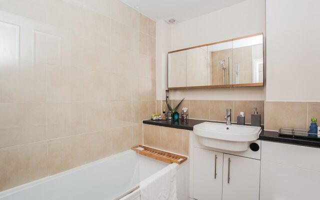 West Kensington 1 Bedroom Flat